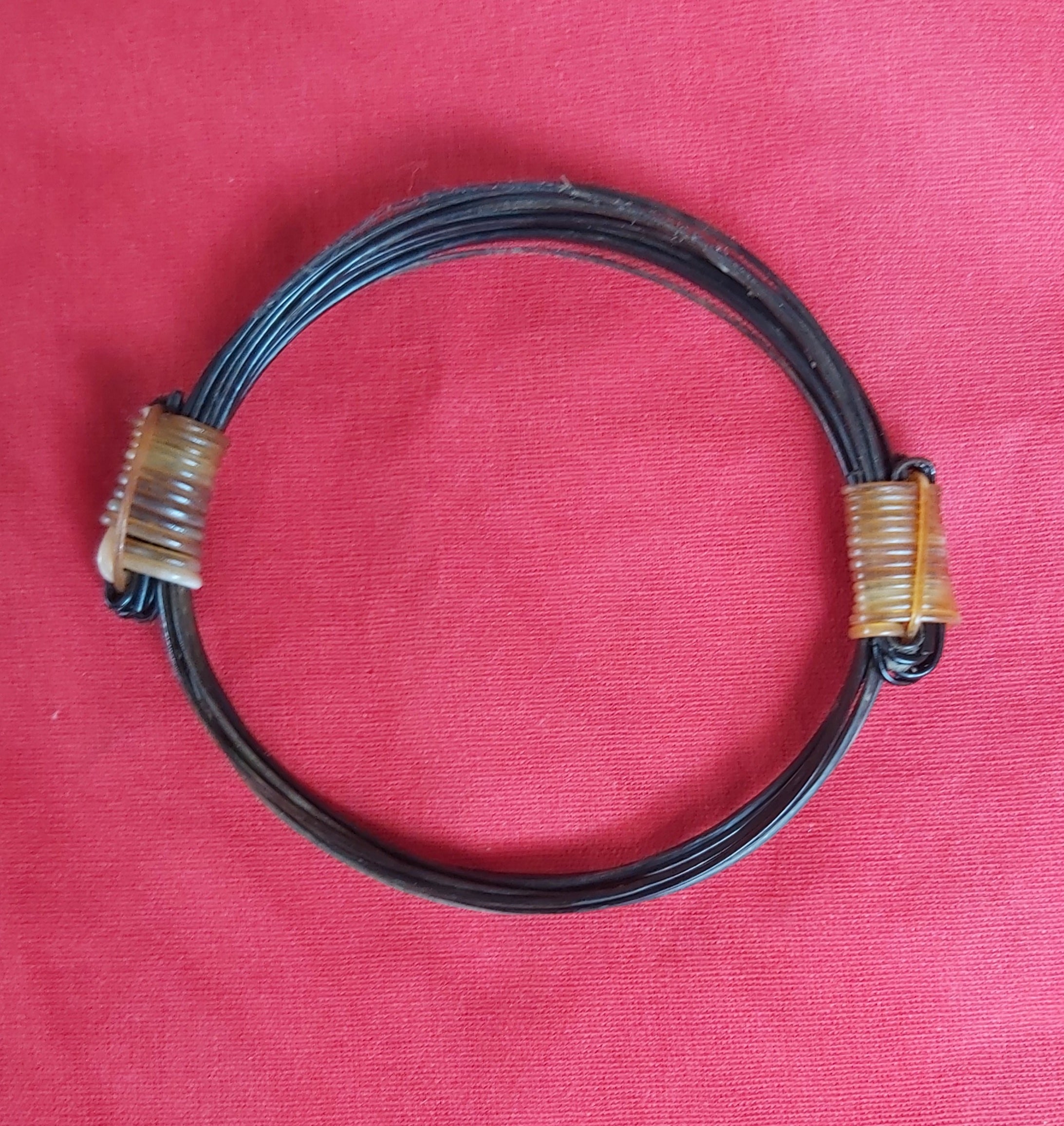 MC8 White/black elephant hair bracelet 4" diameter