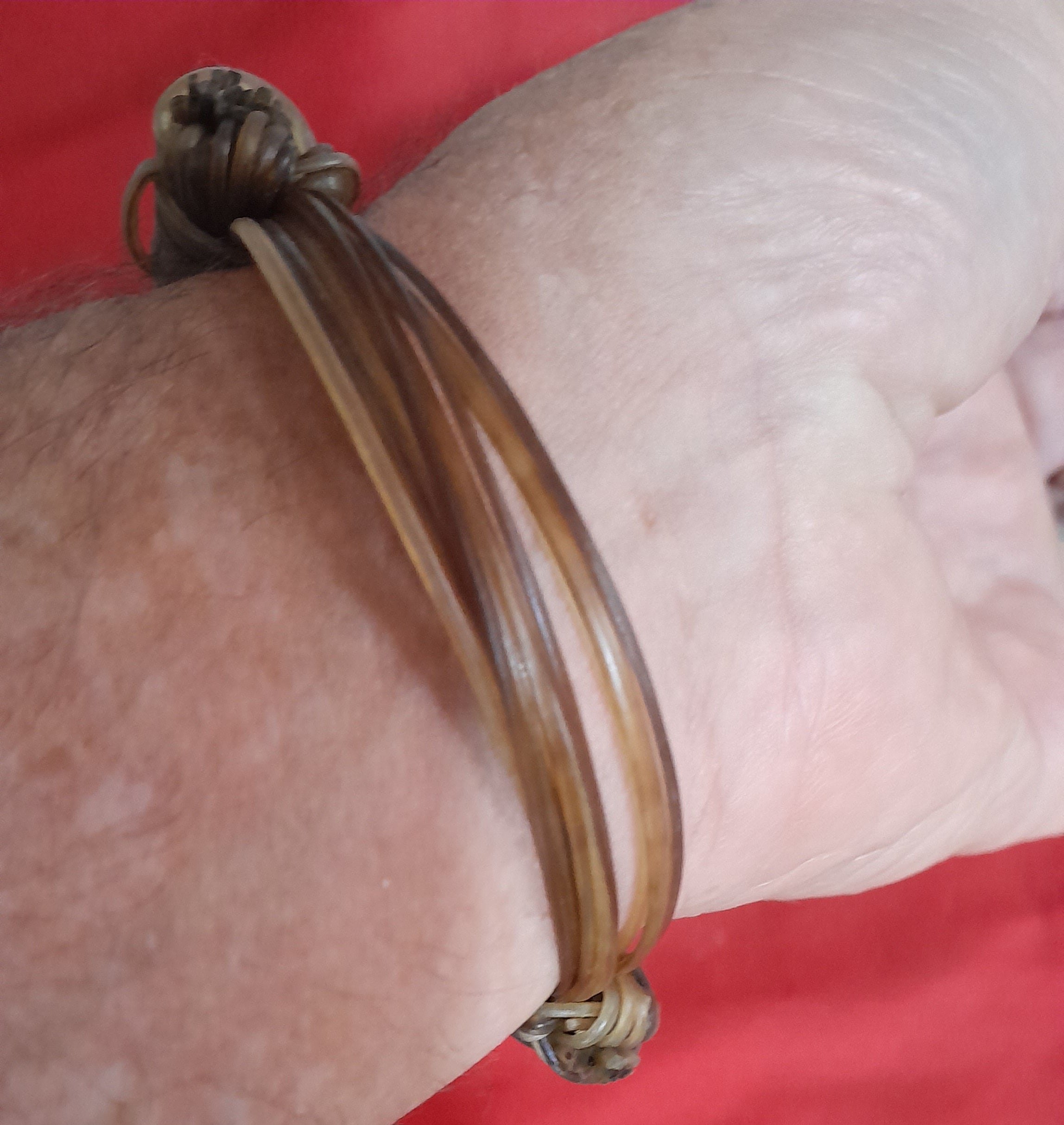 JEW23 White and light brown elephant hair bracelet 3.5" dia.