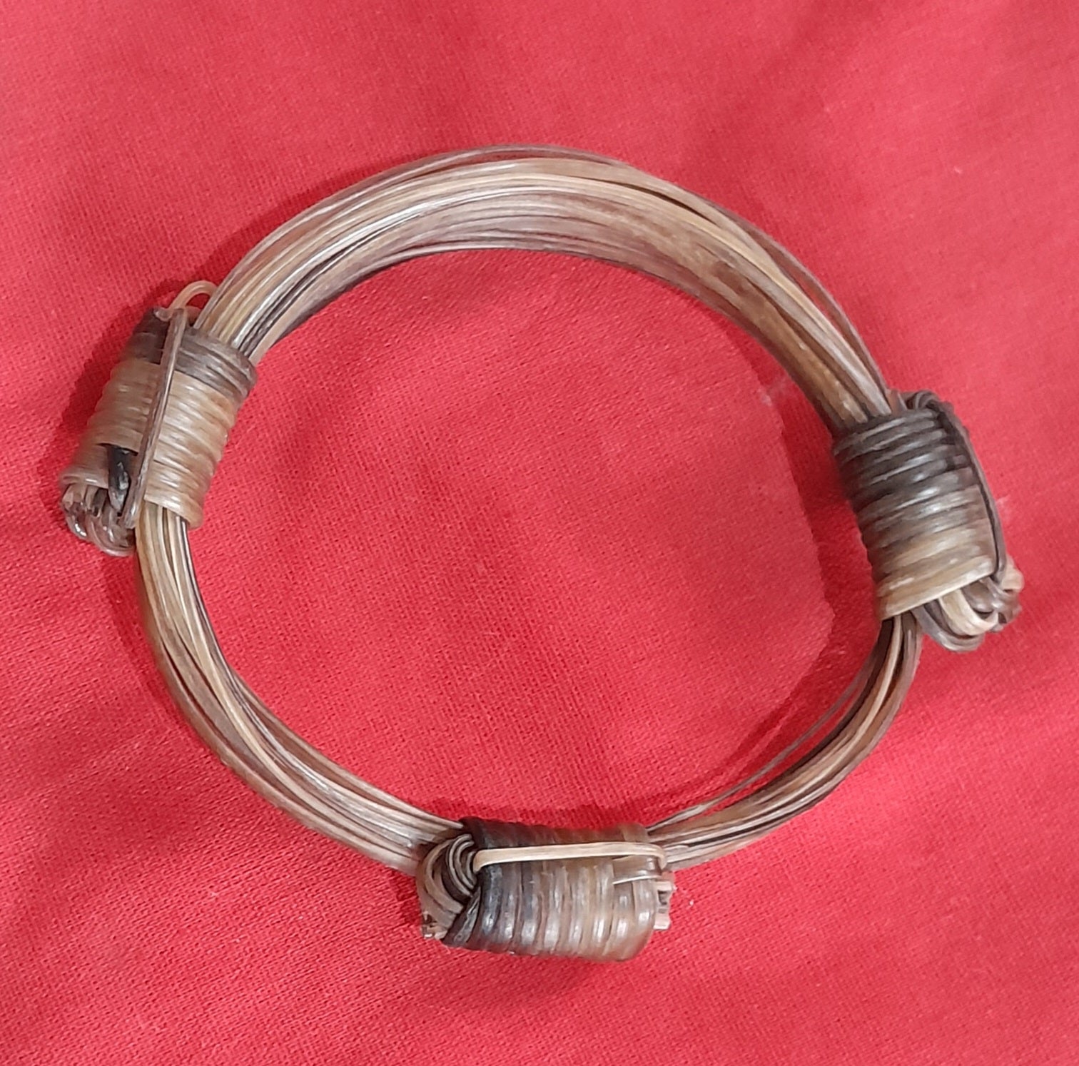 JEW9 White and brown elephant hair bracelet (3.5" diameter)