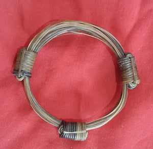 JEW17 White and brown elephant hair bracelet (3.5" diameter)