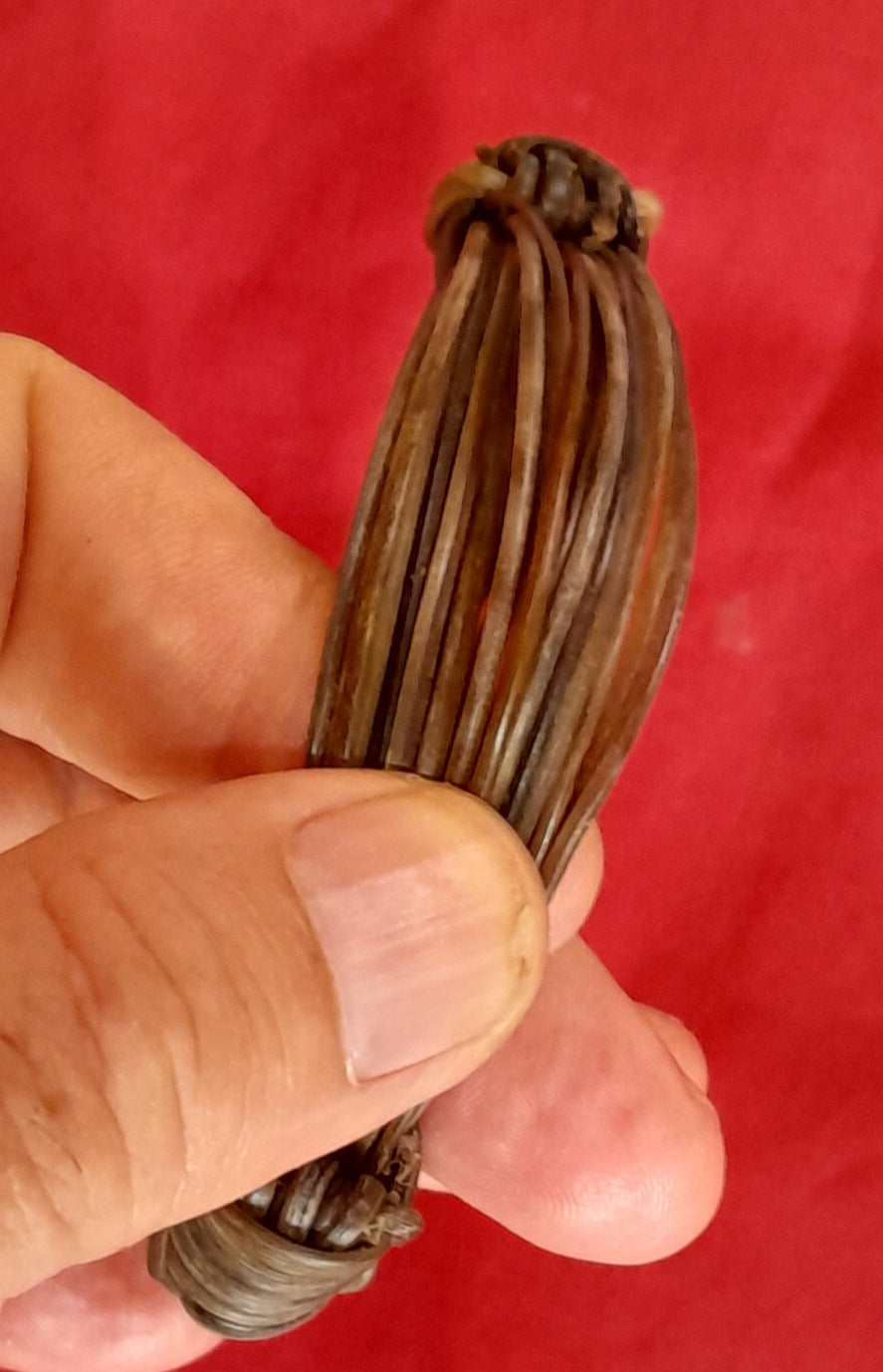 JET2 Unique thickest brown elephant hair bracelet 3.5" diam