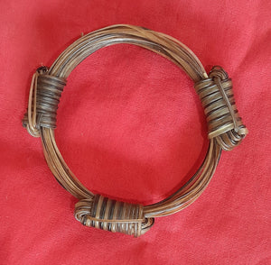 JEW20 White and brown elephant hair bracelet (3.5" diameter)