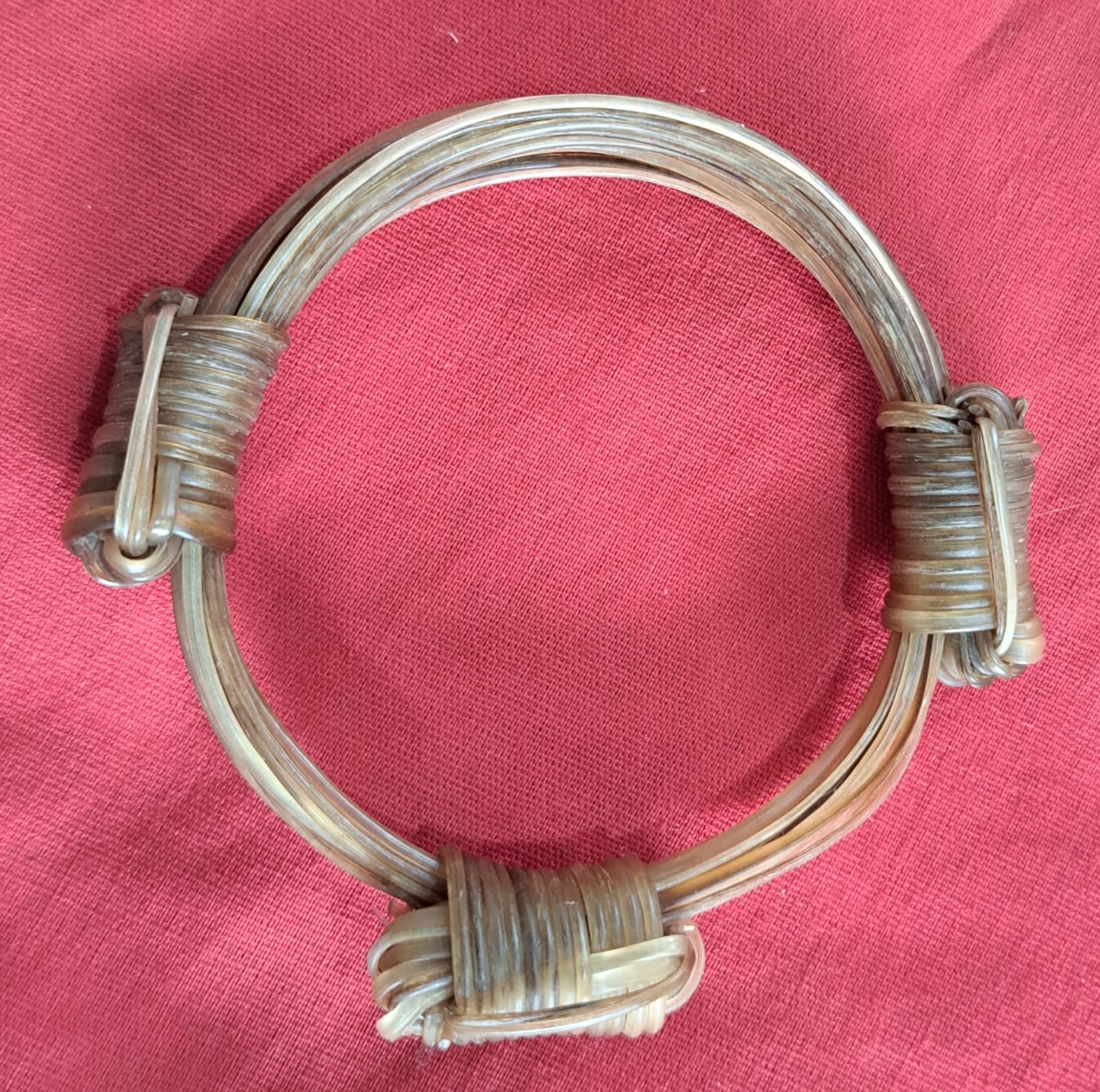 JEW13 Blond elephant hair bracelet max diameter 3"