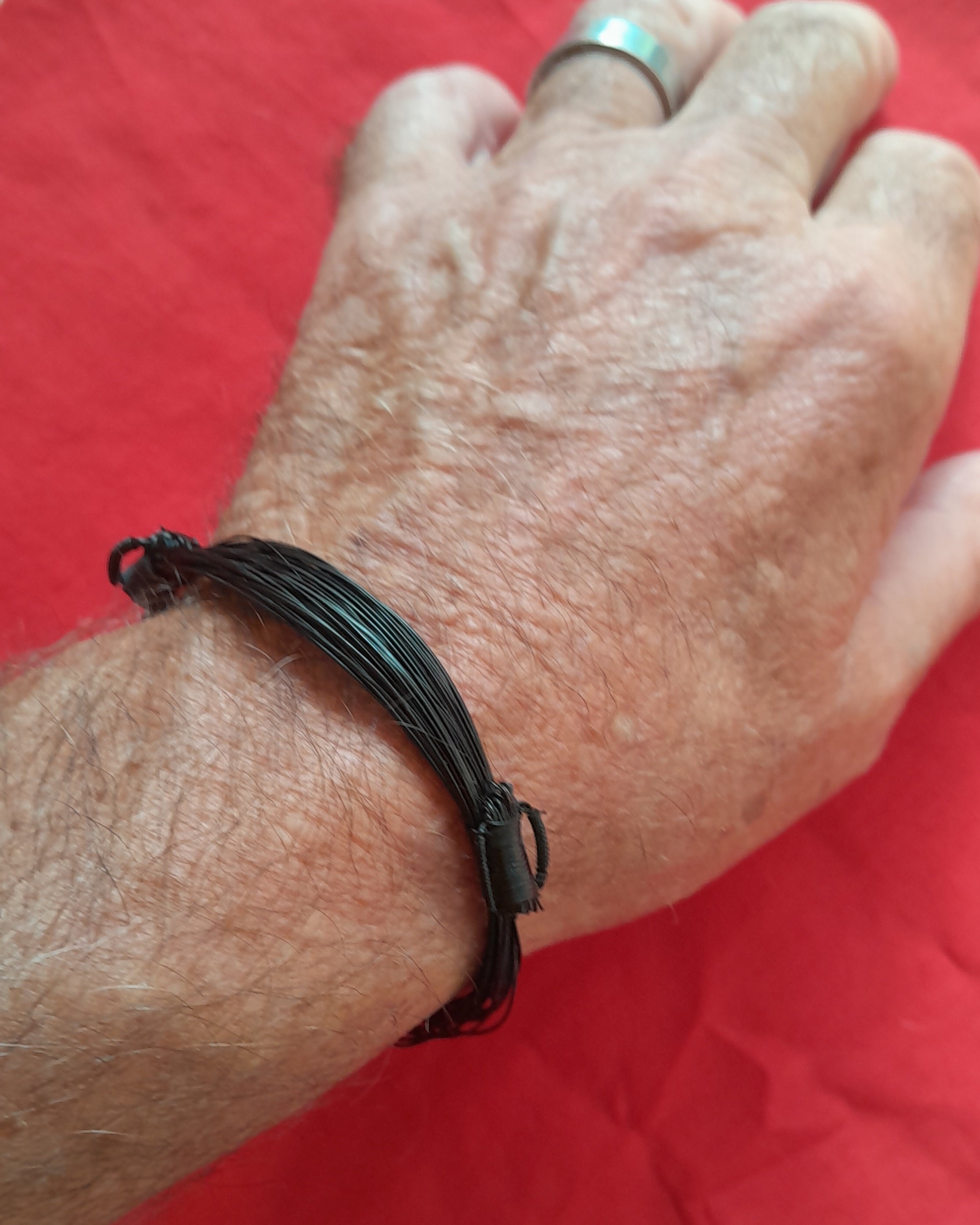 GIR5 2 Knot Genuine Giraffe Hair Bracelet (20 hairs)