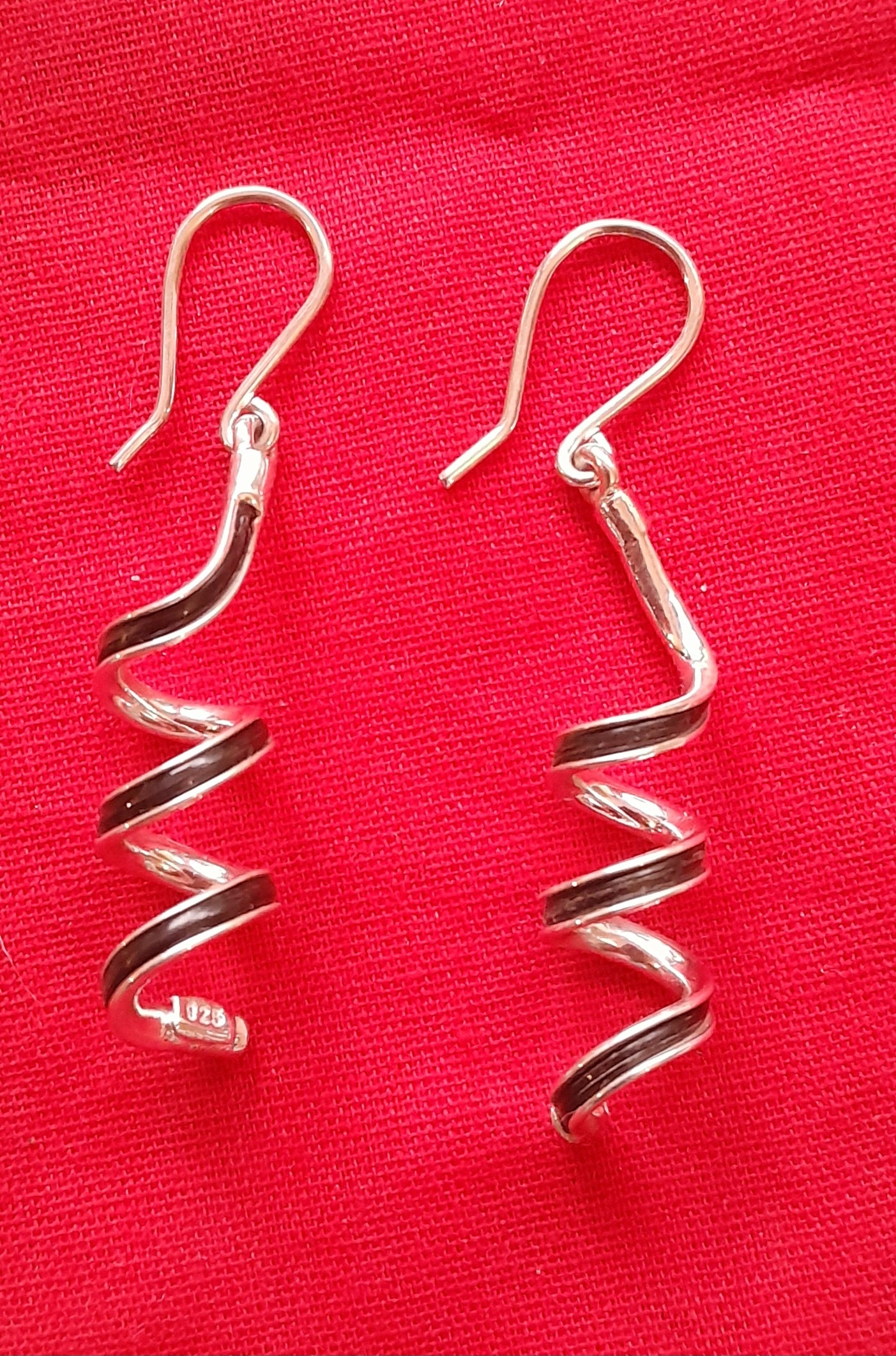 SE1 Sterling silver earrings with genuine elephant hair