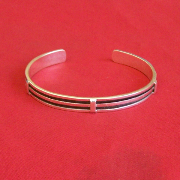 Elephant Hair Silver Bangle with a hook clasp - Jewelry Shop in Cape Town