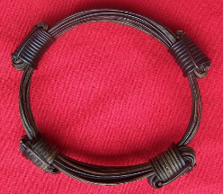 Traditional 4 knot bracelet made using 7 strands of dark elephant hair. - JE4P2
